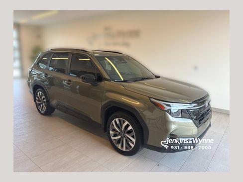 Used 2025 Subaru Forester Touring AWD/4WD image 1