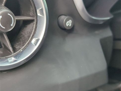 Certified 2018 Chevrolet Camaro LT w/ RS Package image 17