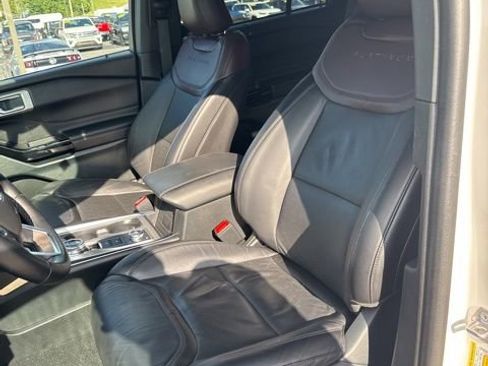 Used 2023 Ford Explorer Platinum w/ Class IV Trailer Tow Package image 9