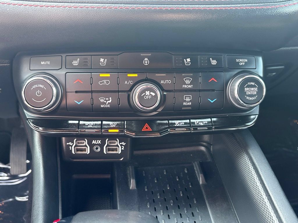 Used 2025 Dodge Durango R/T AWD/4WD image 20