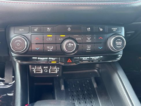 Used 2025 Dodge Durango R/T AWD/4WD image 20