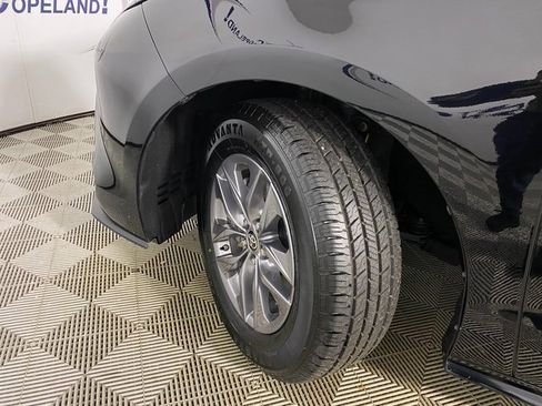 Used 2024 Toyota Sienna XLE image 26