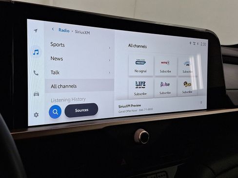 Certified 2025 Toyota Crown Signia image 14