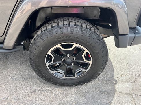 Used 2016 Jeep Wrangler Unlimited Rubicon AWD/4WD image 40