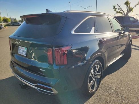 Used 2023 Kia Sorento SX Prestige w/ Panoramic Sunroof Package AWD/4WD image 4
