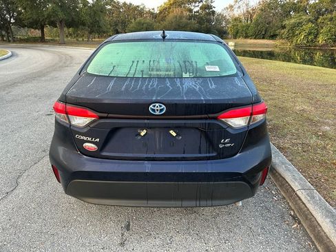 Certified 2025 Toyota Corolla LE image 4