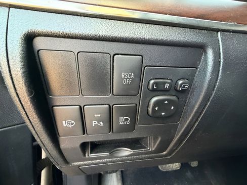 Used 2016 Toyota Land Cruiser w/ Four Season Floor Mat Package image 24