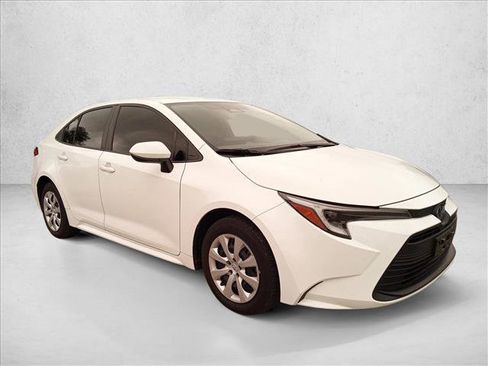 Used 2023 Toyota Corolla LE w/ Carpet Mat Package (TMS) image 3