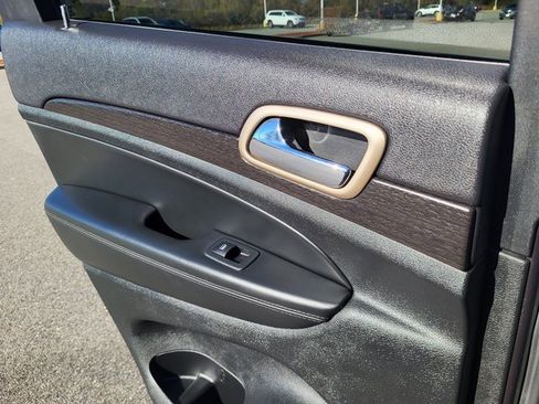 Used 2014 Jeep Grand Cherokee Laredo w/ Quick Order Package 23E image 15