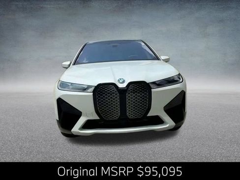 Used 2024 BMW iX xDrive50 w/ Sport Package AWD/4WD image 7