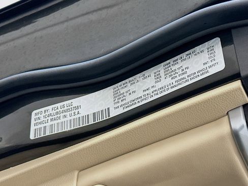 Used 2022 Jeep Grand Cherokee L Limited image 12