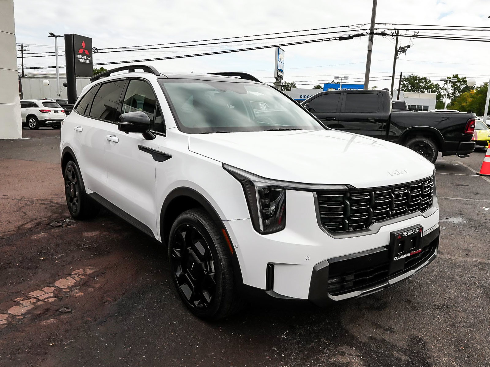 Used 2024 Kia Sorento SX AWD/4WD image 3