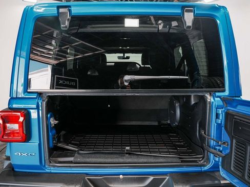 Used 2022 Jeep Wrangler Unlimited Sahara w/ Cold Weather Group image 36