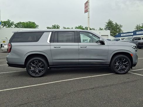 Certified 2023 Chevrolet Suburban High Country AWD/4WD image 7