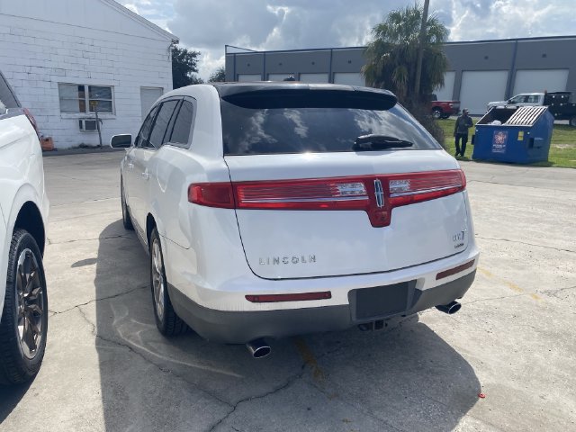 Used 2010 Lincoln MKT AWD image 5