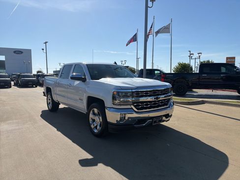 Used 2018 Chevrolet Silverado 1500 LTZ w/ Texas Edition AWD/4WD image 8