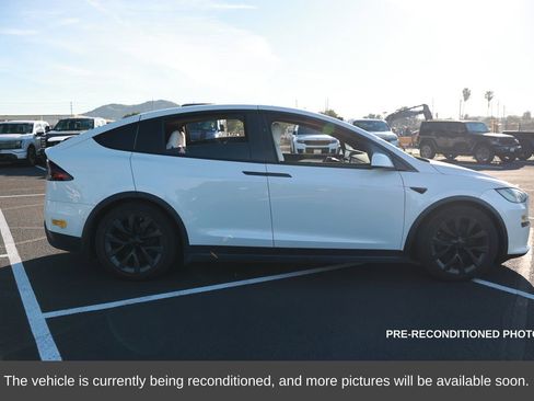 Used 2022 Tesla Model X image 7