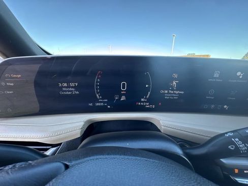 Certified 2024 Cadillac XT4 Luxury image 12