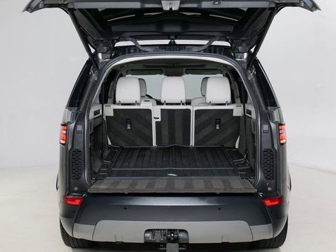 Used 2020 Land Rover Discovery HSE image 31