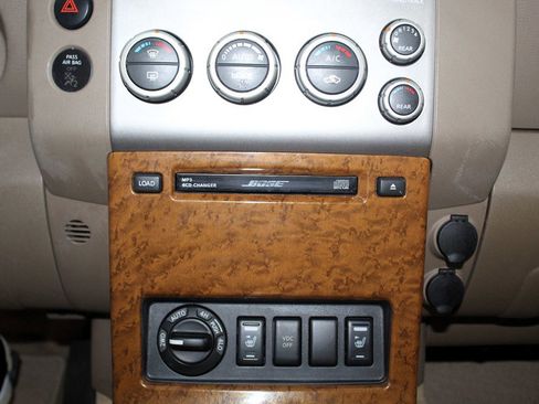 Used 2006 Nissan Pathfinder LE w/ (U01) LE Navigation Pkg image 16