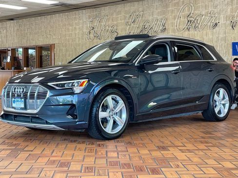 Used 2019 Audi e-tron Premium Plus AWD/4WD image 6