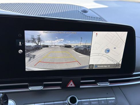 Certified 2025 Hyundai Elantra SEL image 19