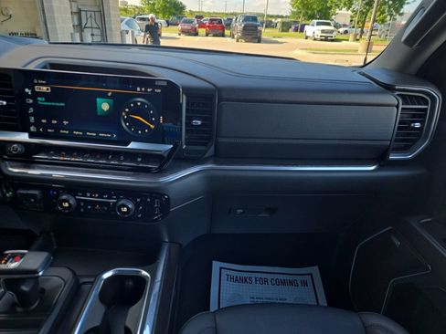 Used 2023 Chevrolet Silverado 1500 LTZ AWD/4WD image 22