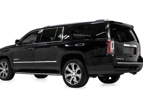 Used 2017 GMC Yukon XL Denali w/ Open Road Package RWD image 4