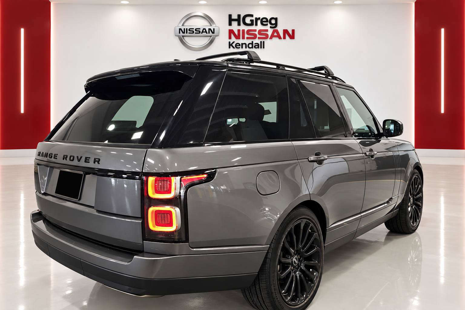 Used 2019 Land Rover Range Rover HSE AWD/4WD image 4