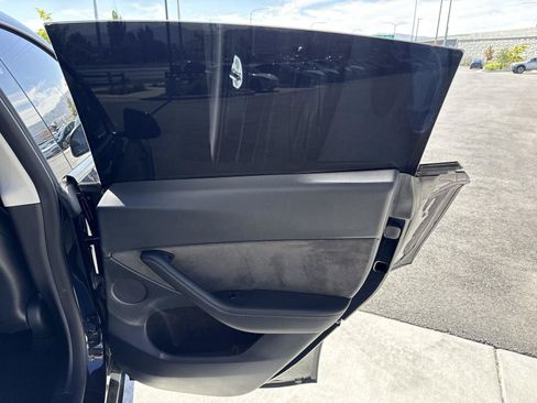 Used 2023 Tesla Model Y Performance AWD/4WD image 18