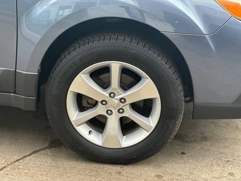 Used 2013 Subaru Outback 2.5i Limited AWD/4WD image 8