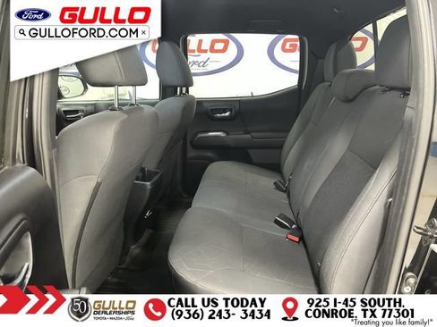 Used 2018 Toyota Tacoma TRD Off-Road w/ Technology Package AWD/4WD image 15