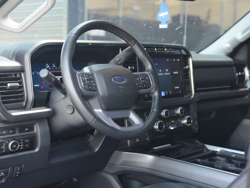 Used 2023 Ford F250 Lariat w/ Lariat Ultimate Package AWD/4WD image 4