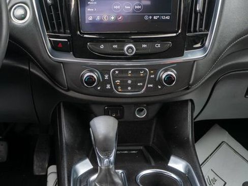 Used 2023 Chevrolet Traverse LT FWD image 15
