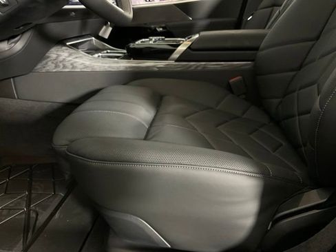 Used 2024 BMW i7 eDrive50 RWD image 28