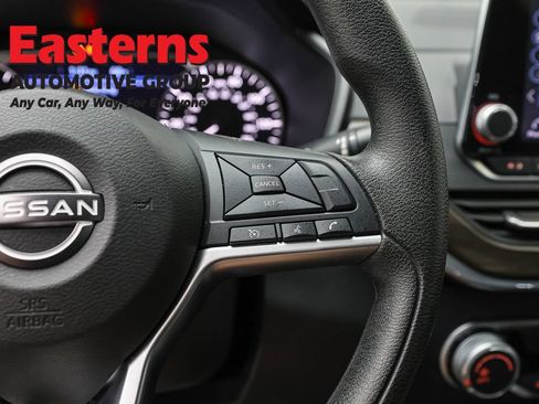 Used 2023 Nissan Altima 2.5 SV FWD image 16