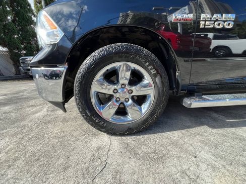 Used 2017 RAM 1500 Big Horn RWD image 21