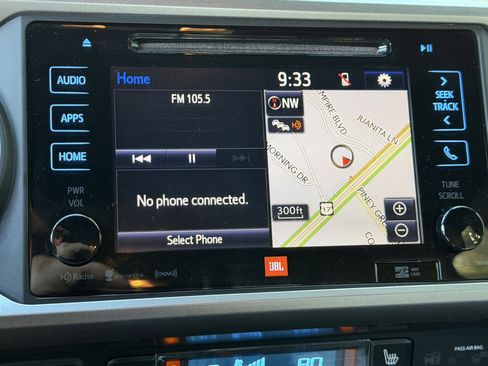 Used 2019 Toyota Tacoma Limited image 9