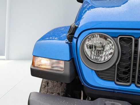 New 2025 Jeep Gladiator Sport image 7