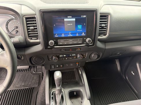 Used 2024 Nissan Frontier SV w/ SV Convenience Package RWD image 17