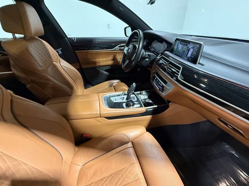 Used 2022 BMW 740i xDrive w/ M Sport Package image 68