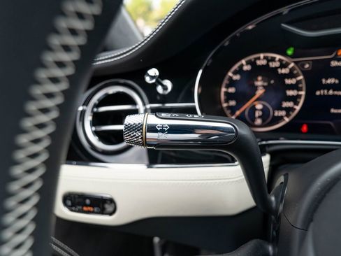 Used 2024 Bentley Continental GT image 21