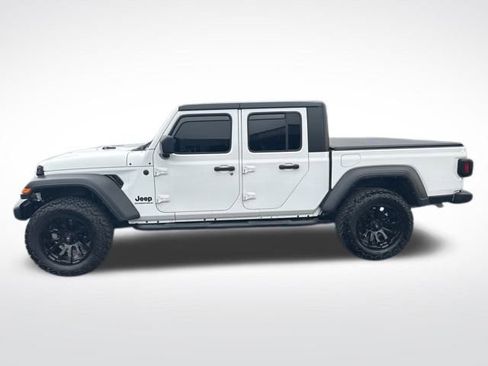 Used 2023 Jeep Gladiator Sport image 2