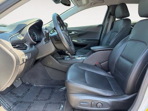 Used 2022 Chevrolet Malibu LT w/ Leather Package FWD image 6