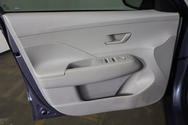 Used 2024 Hyundai Kona SE FWD image 19