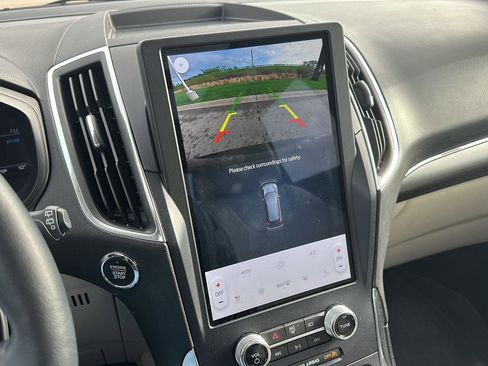 Used 2023 Ford Edge Titanium w/ Class II Trailer Tow Package AWD/4WD image 18