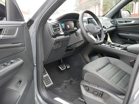 New 2026 Volkswagen Atlas Cross Sport SEL R-Line AWD/4WD image 7