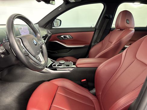 Used 2023 BMW 330i Sedan w/ Premium Package RWD image 5