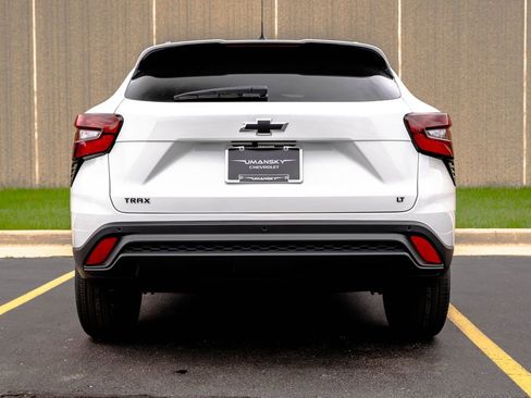 New 2026 Chevrolet Trax LT FWD image 8