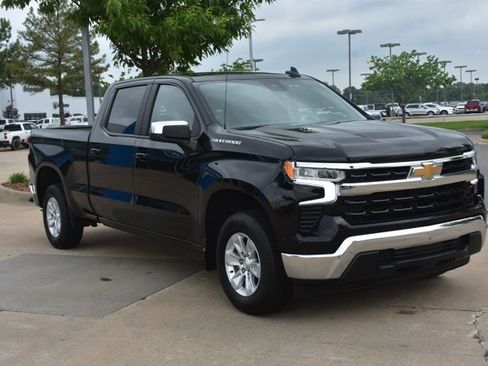 Used 2024 Chevrolet Silverado 1500 LT w/ Protection Package RWD image 3